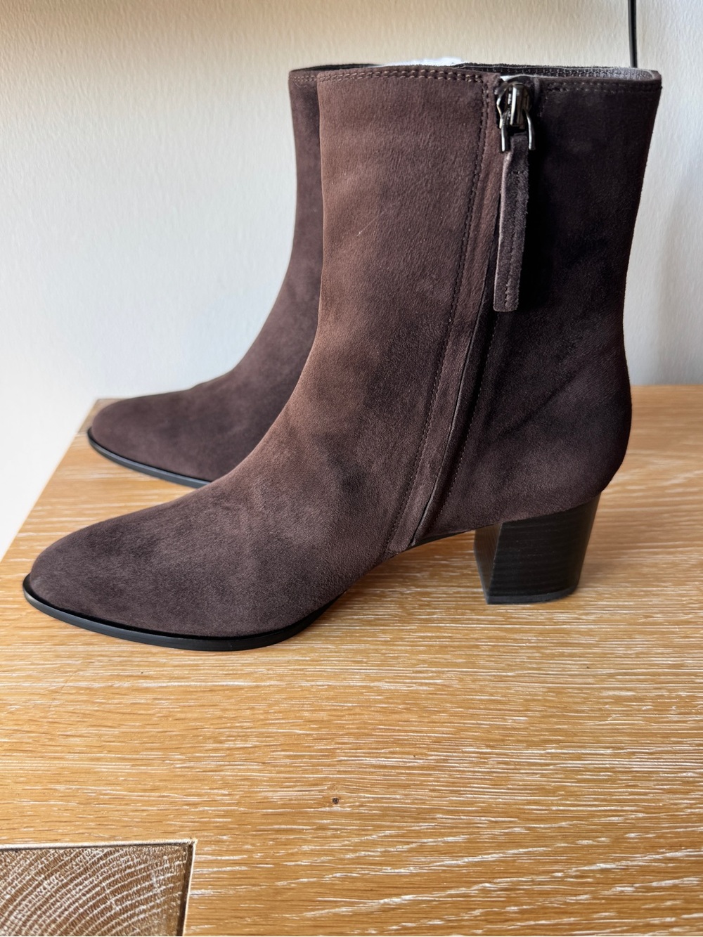NIB! QUINCE Women’s Italian Leather Heeled Ankle Boot Coffee Bean Suede Size 10 - Picture 2 of 15